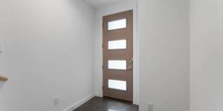 323 Howard Street Gallery 14