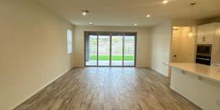 LIKE NEW 4 BEDROOM IN PEORIA Gallery 21