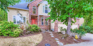 Spacious 4-Bedroom Bethany Townhome with Private Yard, Fireplace & Flexible Living Space Gallery 1