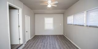 Spacious 4 Bed 2 Bath with Big Backyard Gallery 20
