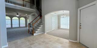 Bright home with big windows & open floorplan available in Circle C Ranch! Gallery 7