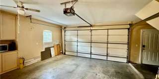 Prime Location 4 Bedroom 3 1/2 bath 2 garages! Gallery 36