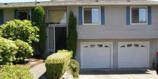 4025 North Vassault Street Gallery 1