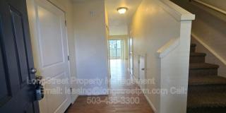 1806 College St Gallery 9
