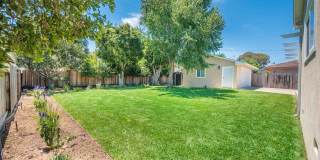 Private Newport Beach Cul-de-Sac Home Gallery 44