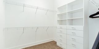 20 Midtown Gallery 24