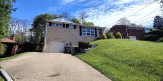 *Beautifully Updated & Modern 3BD/1BA Single Family Home Available in Whitehall* Gallery 1