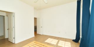 450 East Ohio Street Gallery 22