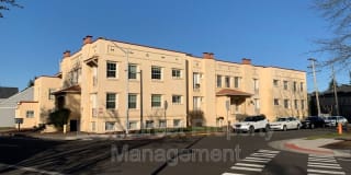 205 NW Kings Blvd Gallery 1