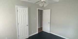 Cozy Two Bedroom! Available Now! Section 8 Welcomed Gallery 4
