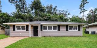 102 28th East Avenue Gallery 1