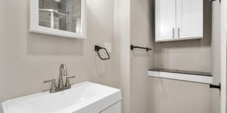 Charming 2BR Upstairs unit in Franklinton Gallery 15