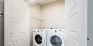 Modern 3 bed / 4 bath, 3 story townhome! Gallery 30