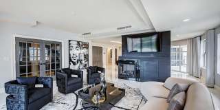 Modern High End Luxury Condo in Uptown Charlotte Gallery 1