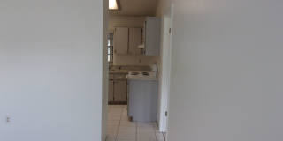 Adorable 3 Bedroom Home with Large Lanai Gallery 11