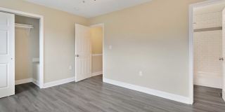 1205 Wilcox St Gallery 17