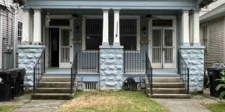 Huge 2BD/2.5BA Uptown, with a Yard, Central Air/Heat, and W/D in Unit Gallery 1