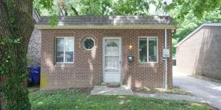 729 Golfview Drive | 2 Bedroom / 1 Bathroom Campus Rental Gallery 1