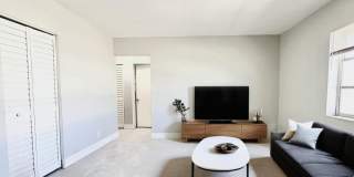 1007 W. Prospect Road Gallery 1