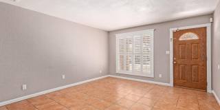 7716 W CORA Lane Gallery 1
