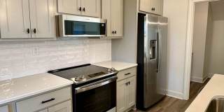 3 Bedroom House with Privacy Fence Gallery 35