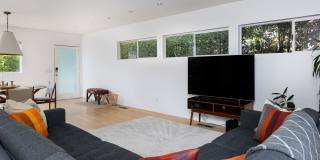 Silver Lake Mid-Century Style Home - 2b1b - Private Yard - Garage Gallery 8