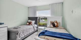 10065 Camelback Lane Gallery 27