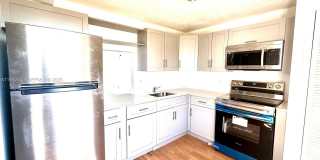 1401 NE 191st St Gallery 1