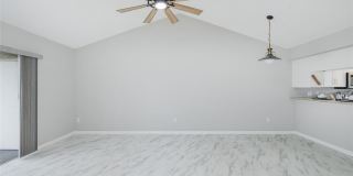 Beautifully Updated Condo Gallery 8