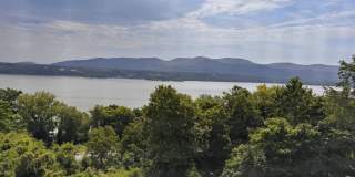 4 Bedroom 2 Bathroom House with Stunning Hudson River Views Gallery 21