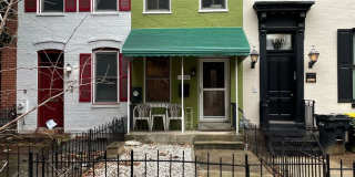 Foggy Bottom 1,200 Square Foot Rowhouse Off Washington Circle W/Exposed Brick! Prime Location! Foggy Bottom 1,200 Square Foot Rowhouse Off Washington Circle W/Exposed Brick! Prime Location! Gallery 1