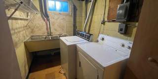 Four Bedroom Two Bath House - Great Location! Gallery 26