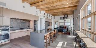 Windsor Queen Anne Gallery 32