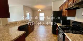 Spacious 3-Bedroom Springdale Home with Fenced Yard Gallery 4