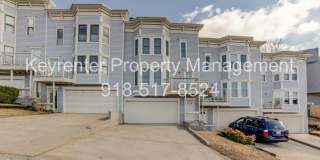 Riverview - Stunning 2 bed 2 bath Townhouse Great Location Gallery 1