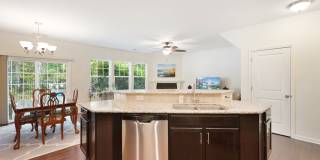 Incredible 3be/2.5ba House In Quiet Neighboorhood Gallery 6