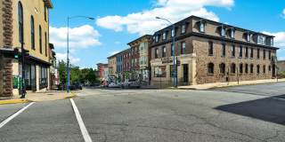 27 S MAIN Street Gallery 36
