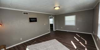 4 bedroom 1.5  bath  home Gallery 10