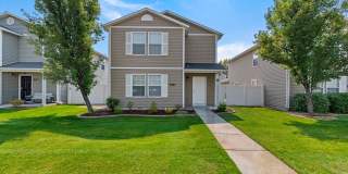 Very Clean 3 Bedroom Home with Community Pool _ Pet Friendly! Gallery 1