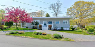 WINTER RENTAL: Two Beaches Cottage Gallery 1