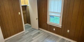 2 Bedroom, 1 Bathroom Home w/ Fenced-In Backyard and Covered Front Porch in Downtown Springdale Gallery 11