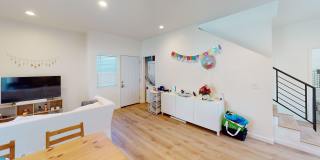 Private turfed yard! Gallery 1