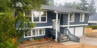 Beautifully remodeled 2 Story SFH 4 BD 2.5 BA+Large 2 car garage, Fenced Yard for rent Gallery 1