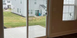 Desirable 3/2.5 Townhome Available Now! Gallery 5