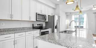 7308 WOOD POND Circle Gallery 9