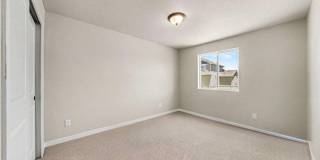 Spacious 5BR House in Monument Gallery 22