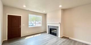 Stunning 2 Bed, 2.5 Bath Craftsman Townhome with Community Amenities! Gallery 62