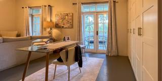 2064 HERSCHEL Street Gallery 19