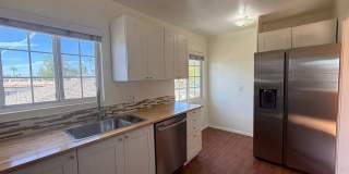 Kensington_Upper level Spacious 1Bed 1Bath reserved parking Gallery 8