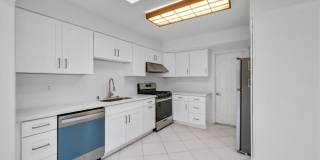 "Rare Single-Story Remodel: Modern 3BR End-Unit in University Park Gallery 49